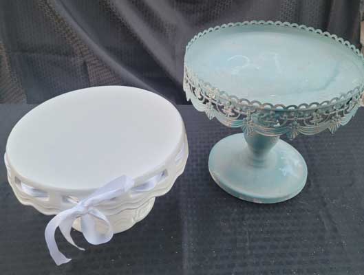 Round cake stands