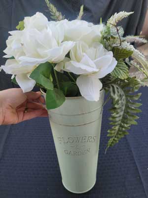 White centerpiece